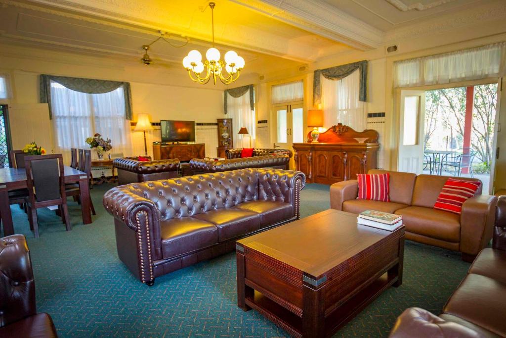 Second lounge area